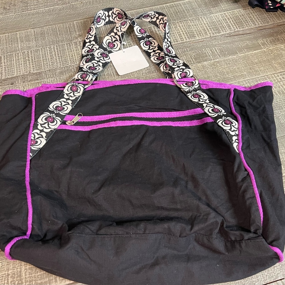 Cul-de-Sac tote‎